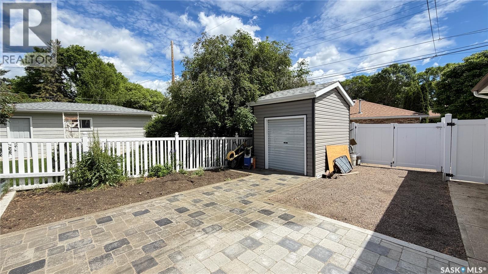10 Stewart Avenue, Saskatoon, SK