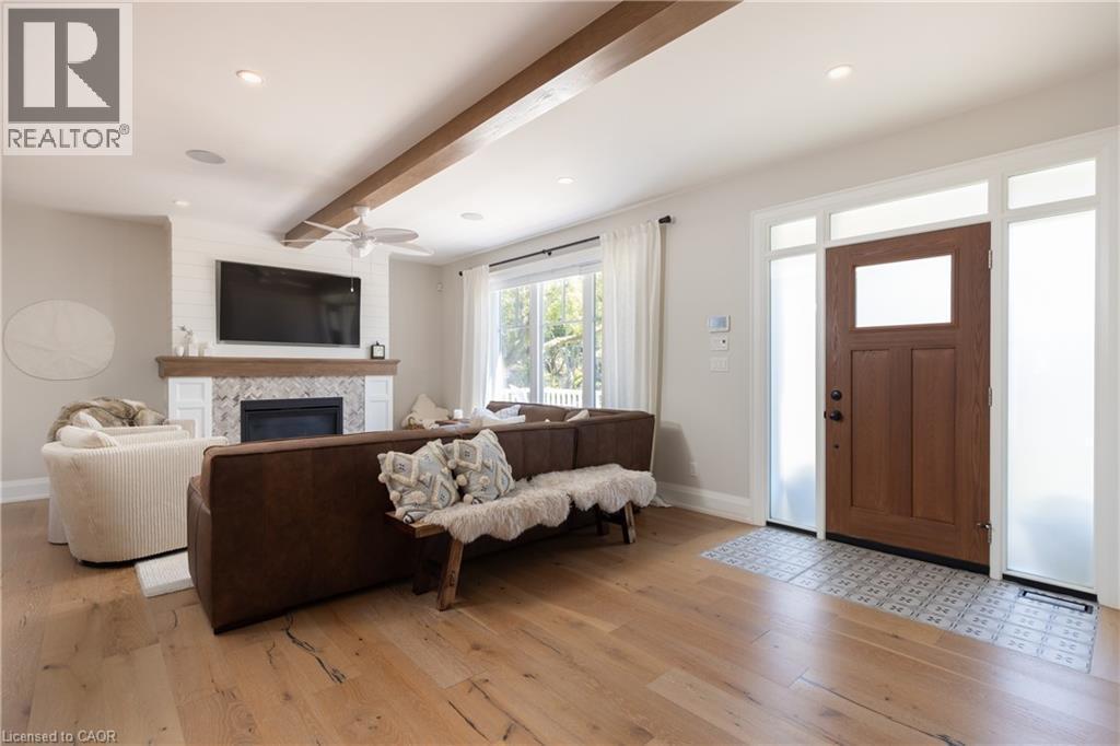2195 Courtland Drive, Burlington, ON - Indoor Photo Showing Living Room With Fireplace