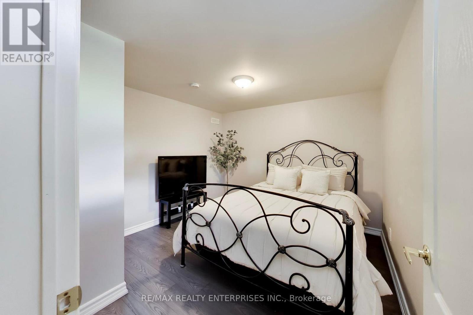 1613 Northmount Avenue, Mississauga, ON