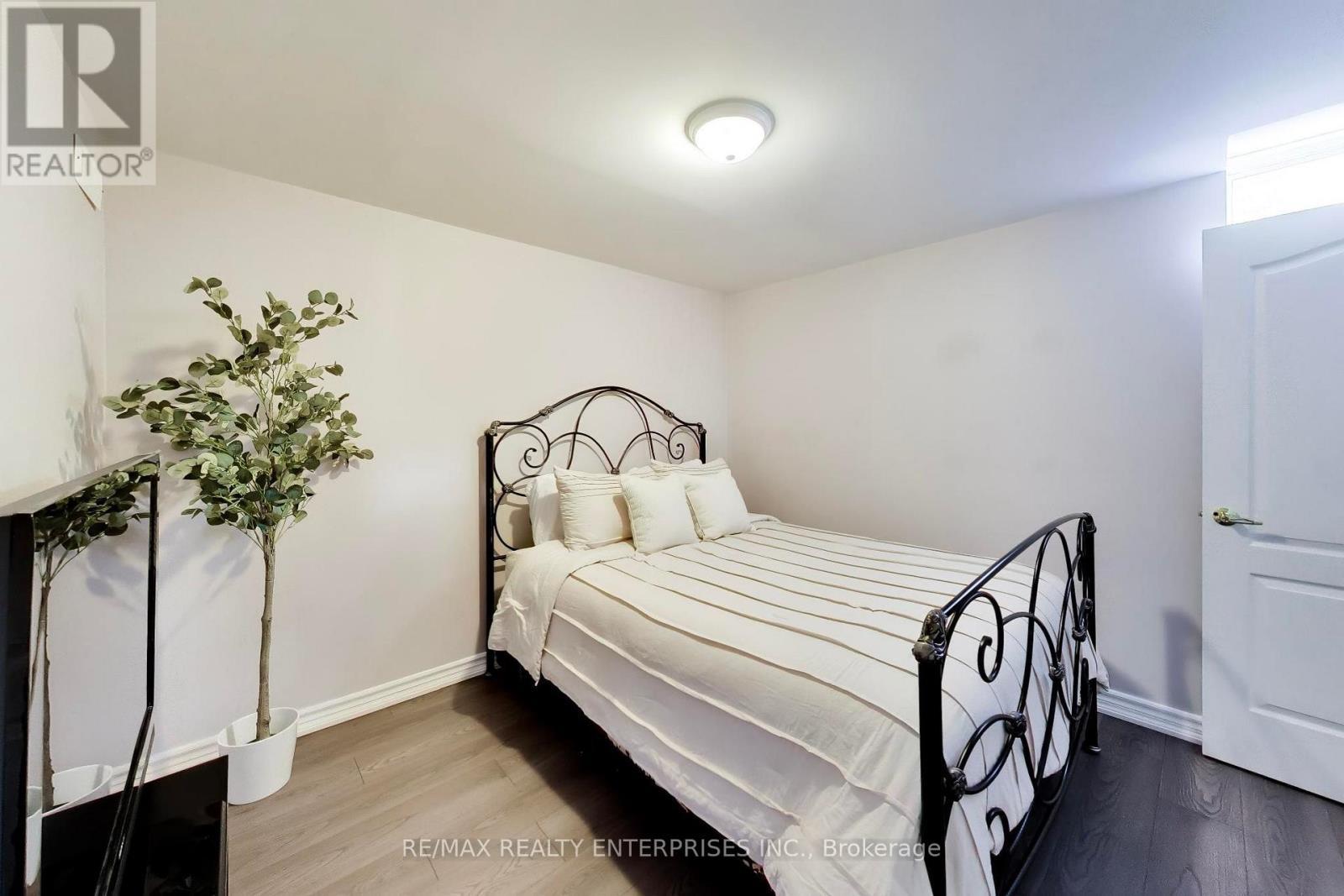 1613 Northmount Avenue, Mississauga, ON