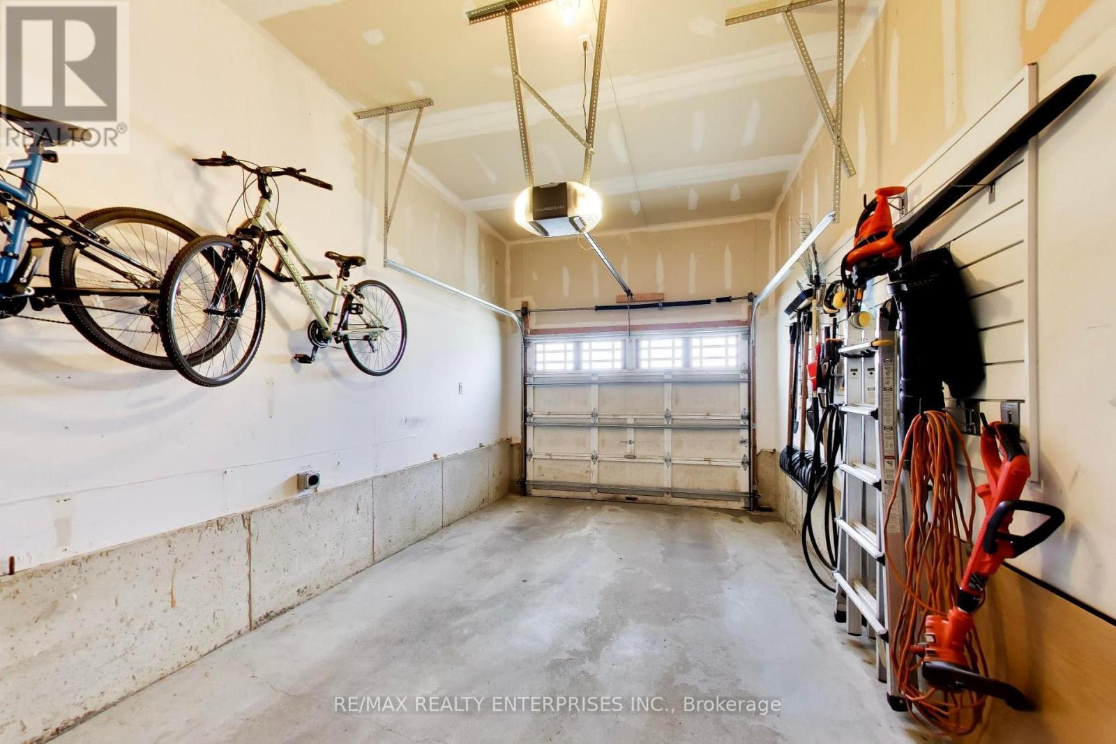 1613 Northmount Avenue, Mississauga, ON
