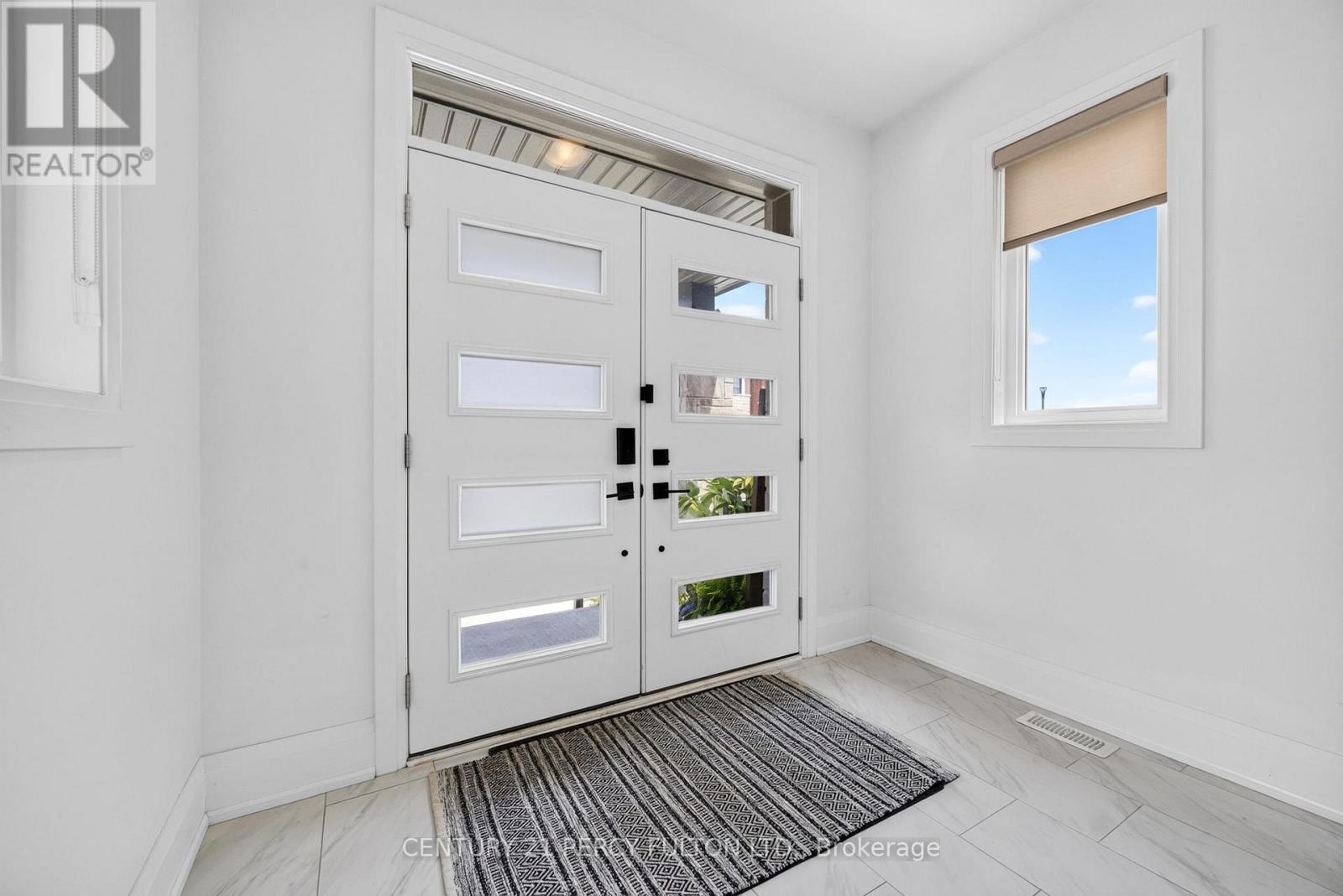 1477 Mockingbird Square, Pickering, ON