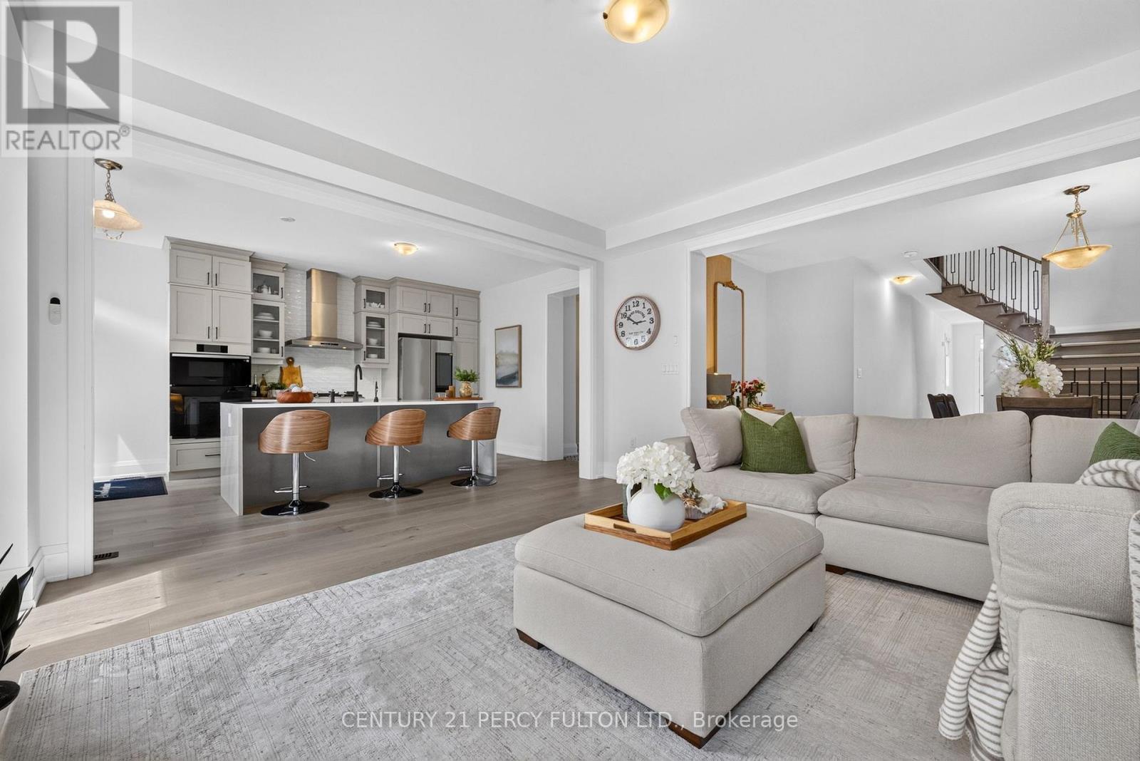 1477 Mockingbird Square, Pickering, ON