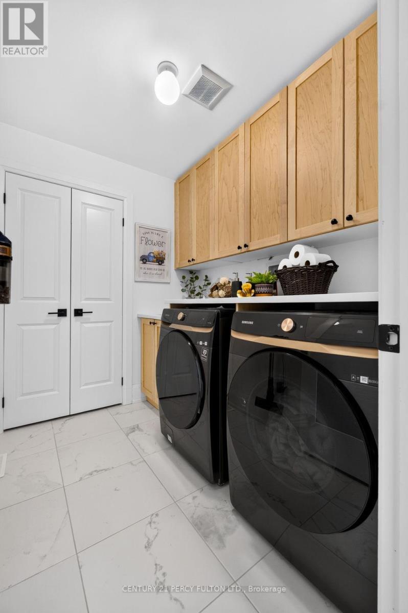 1477 Mockingbird Square, Pickering, ON