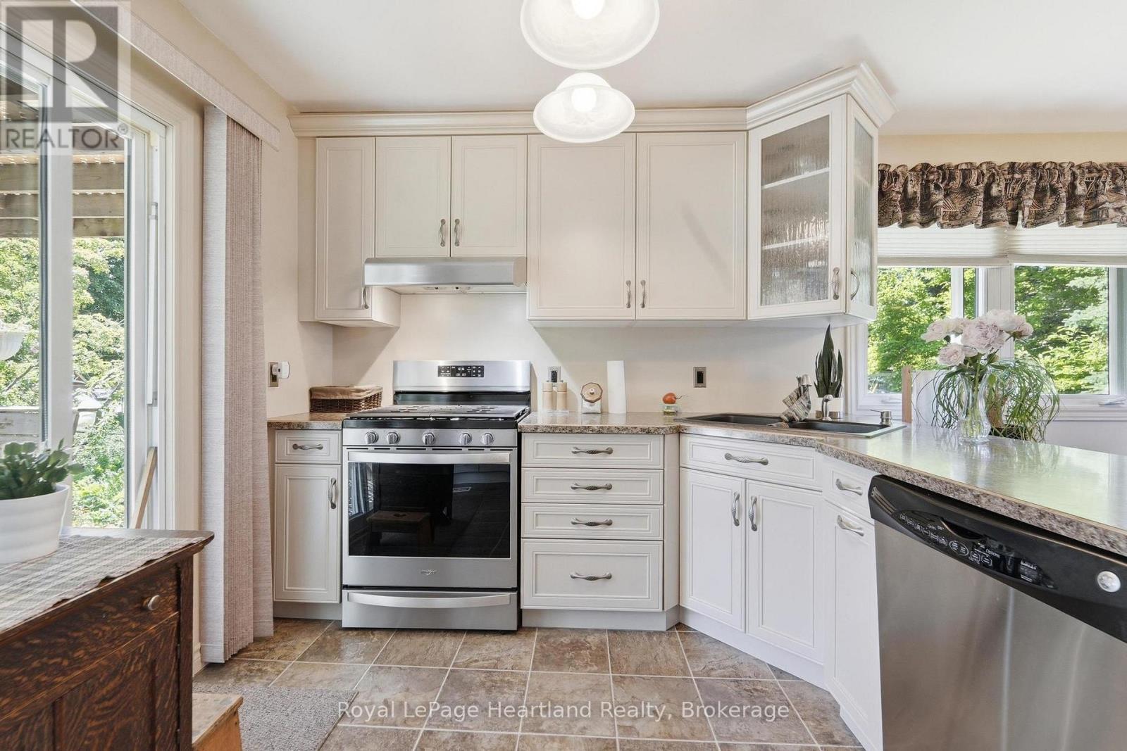 235 Hincks Street, Goderich (Goderich (Town)), ON