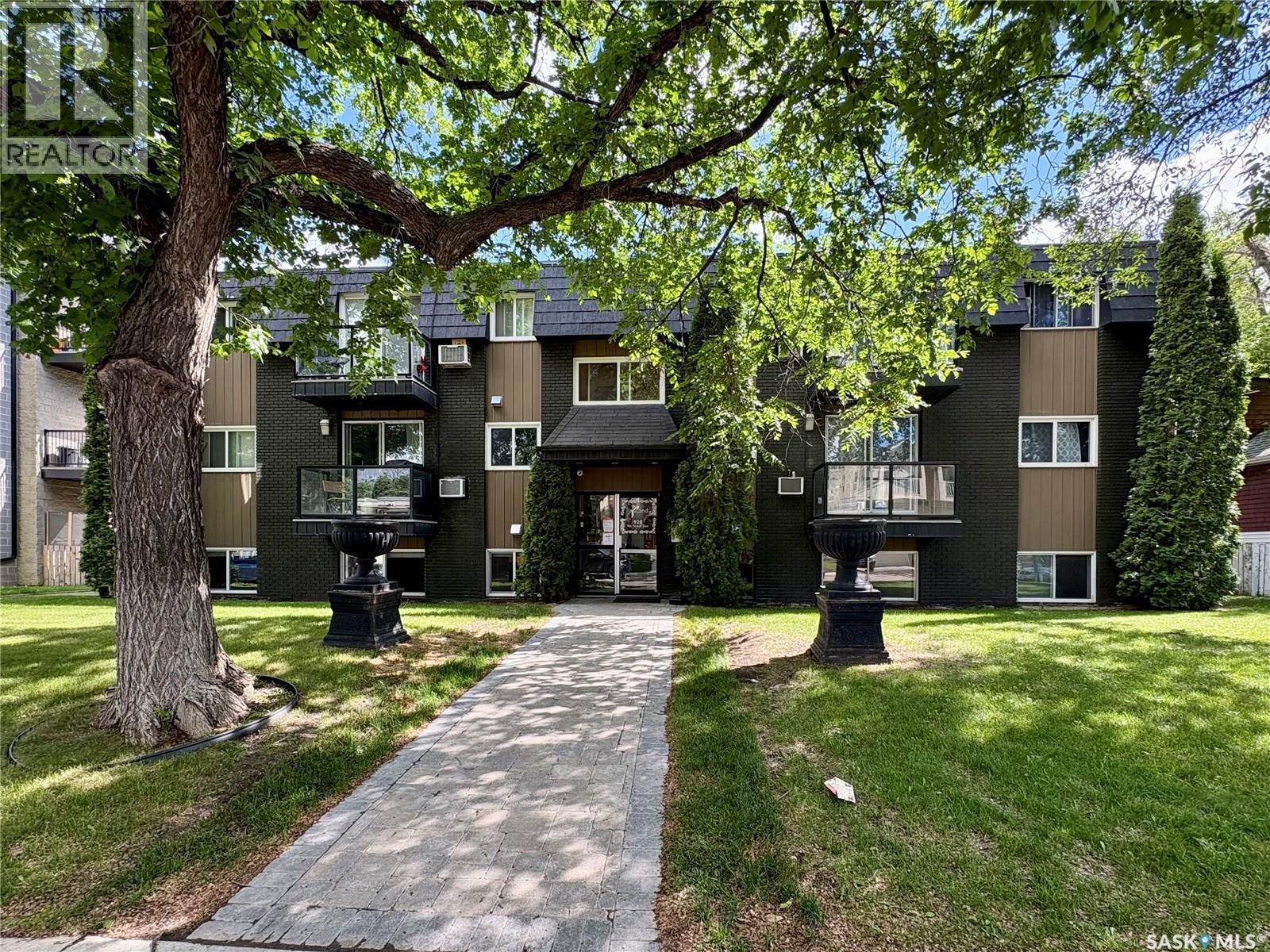 102 920 9Th Street E, Saskatoon, SK - Outdoor With Facade