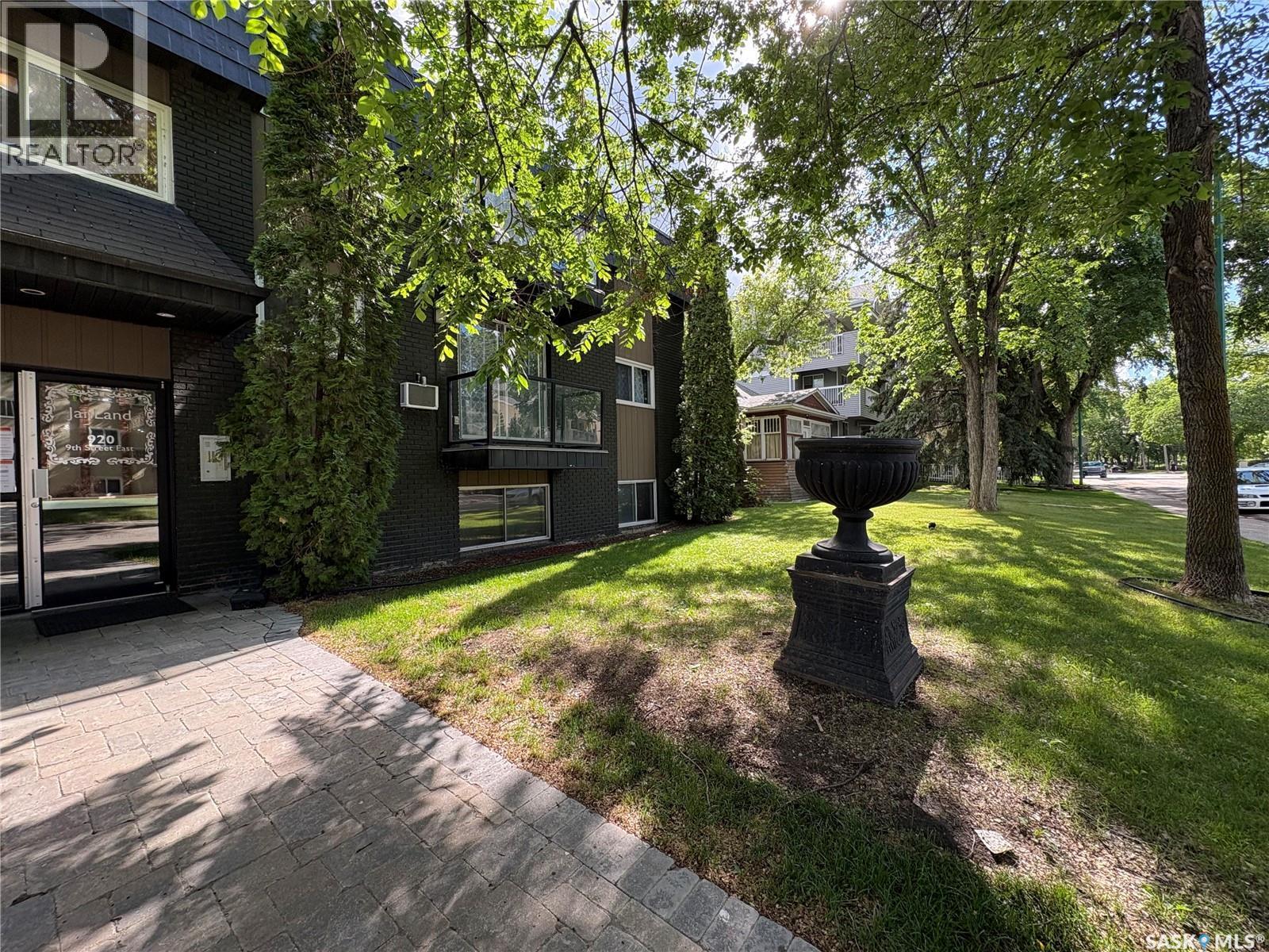 102 920 9Th Street E, Saskatoon, SK - Outdoor