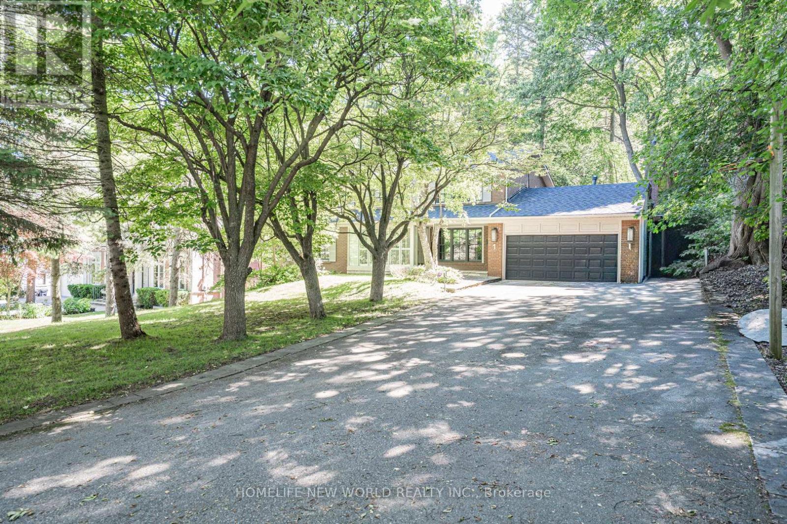 1 Campbell Crescent, Toronto, ON