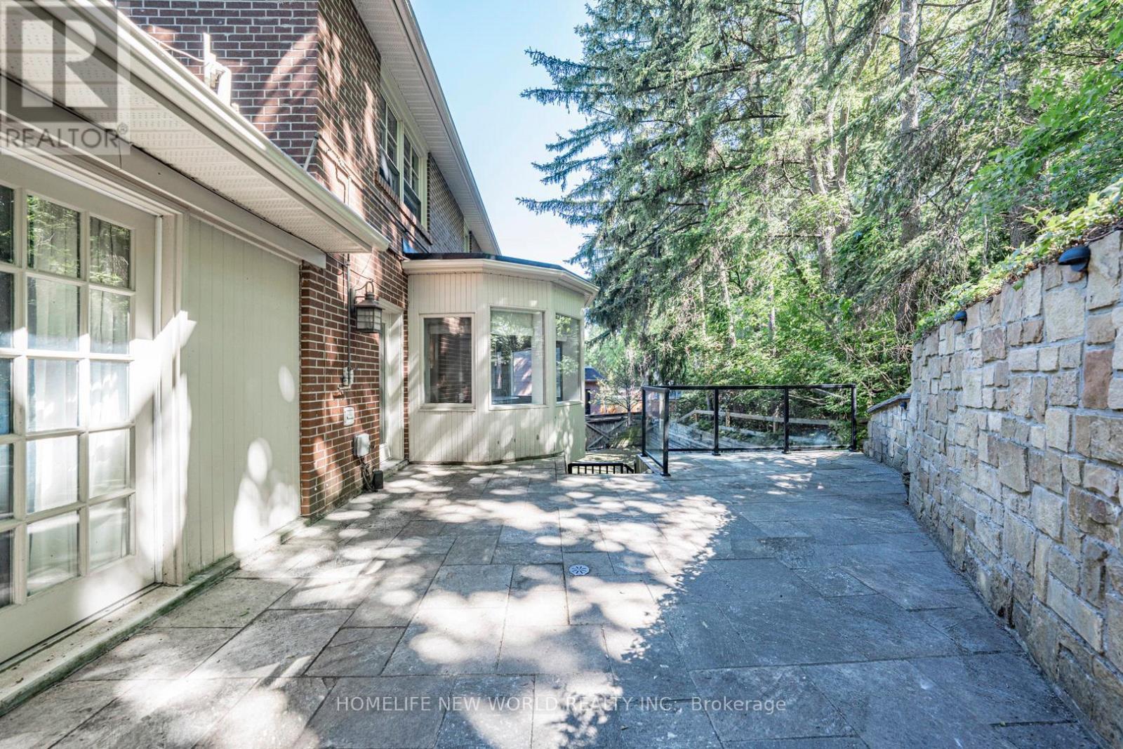 1 Campbell Crescent, Toronto, ON