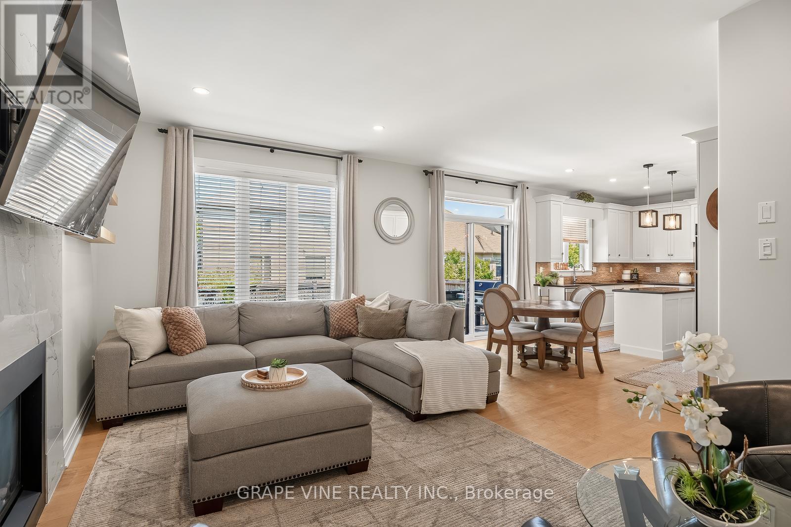 523 Adamson Crescent, Ottawa, ON