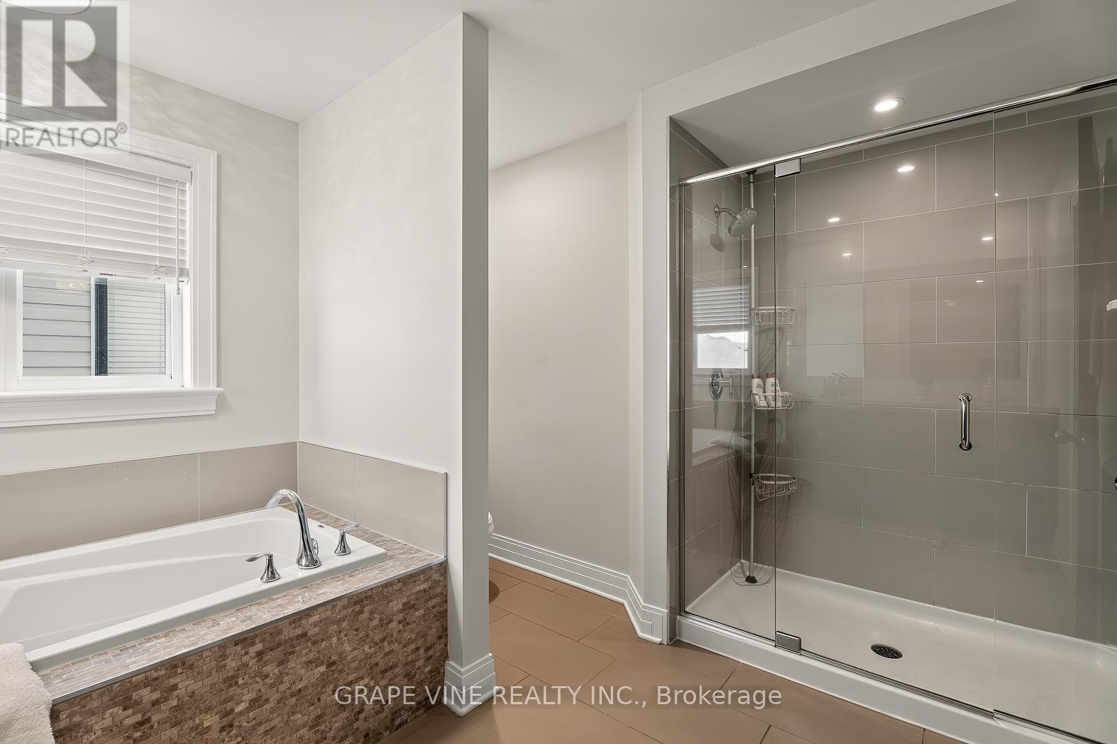 523 Adamson Crescent, Ottawa, ON