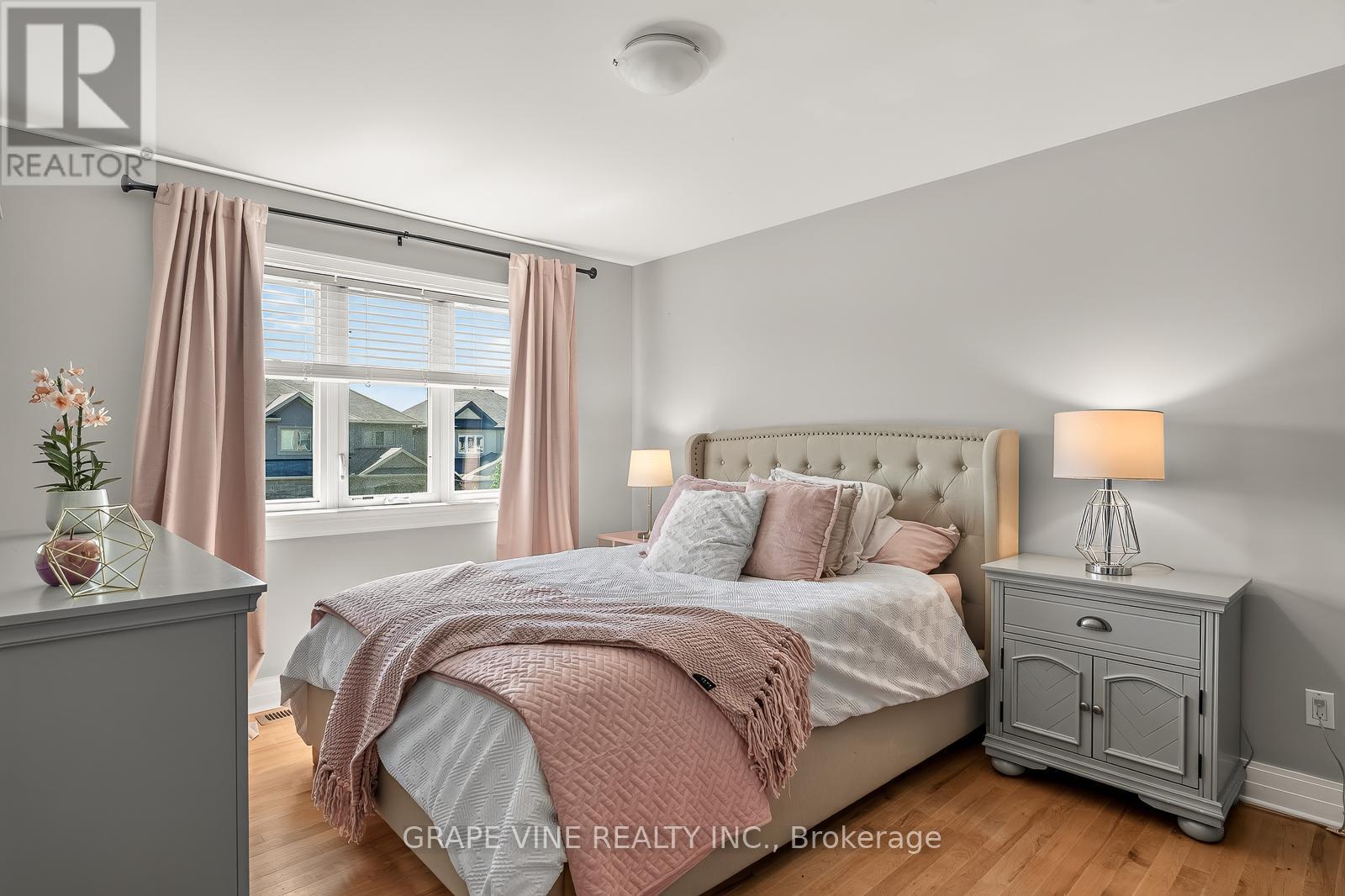 523 Adamson Crescent, Ottawa, ON
