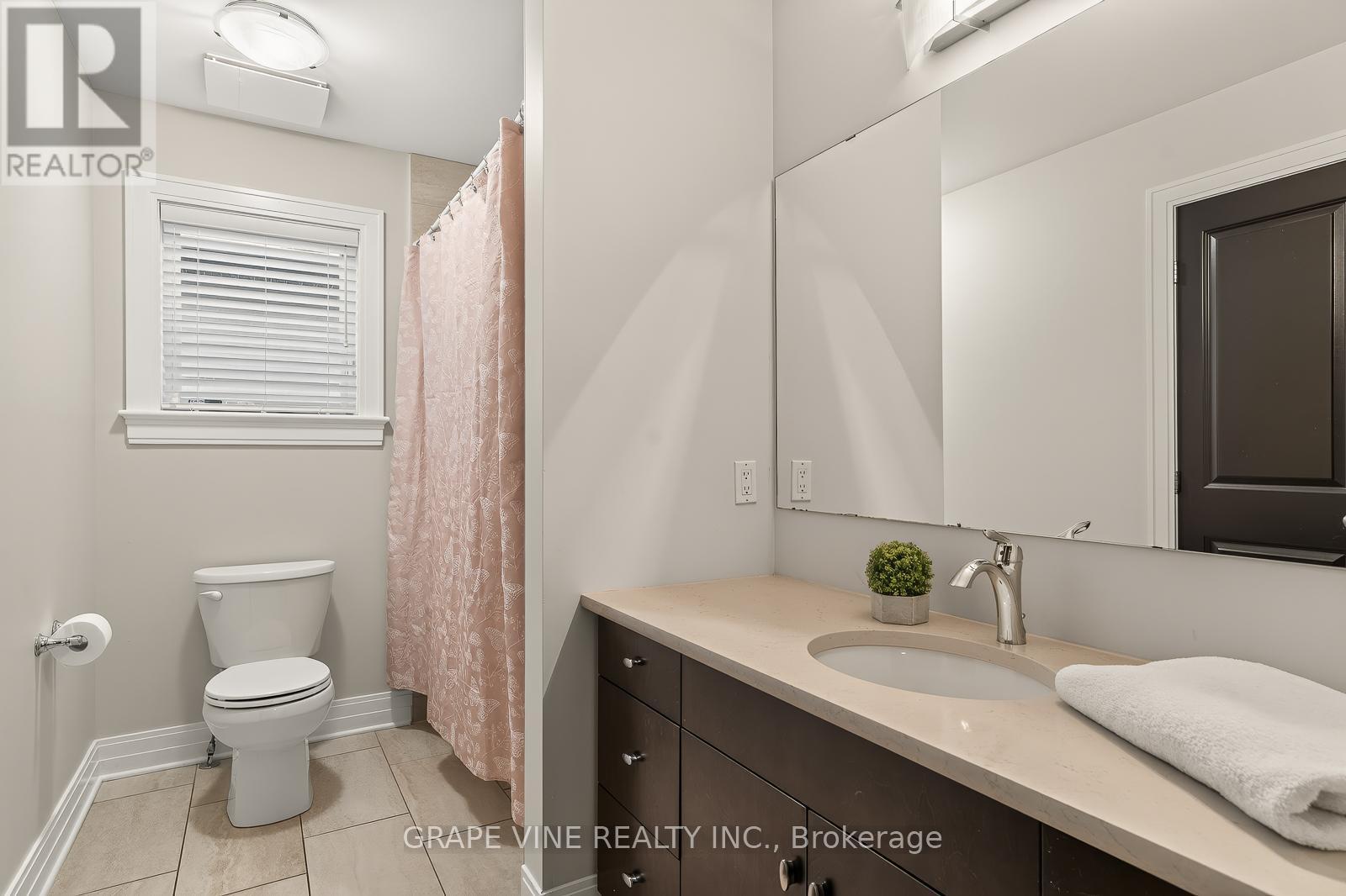 523 Adamson Crescent, Ottawa, ON