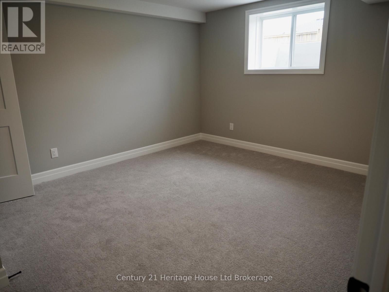 28 Sycamore Drive, Tillsonburg, ON - Indoor Photo Showing Other Room