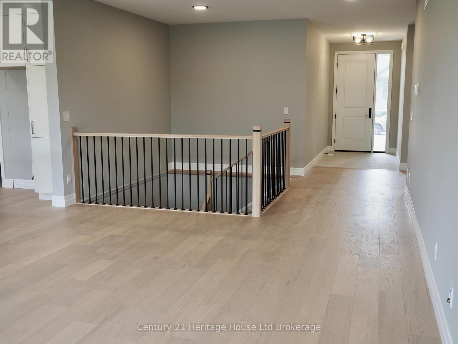 28 Sycamore Drive, Tillsonburg, ON - Indoor Photo Showing Other Room