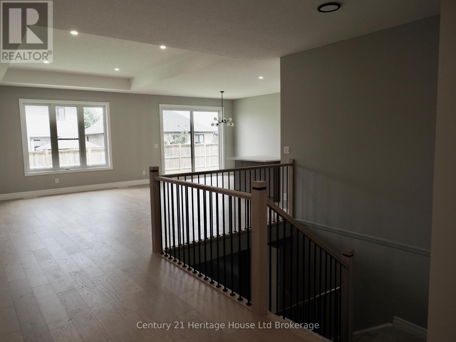 28 Sycamore Drive, Tillsonburg, ON - Indoor Photo Showing Other Room