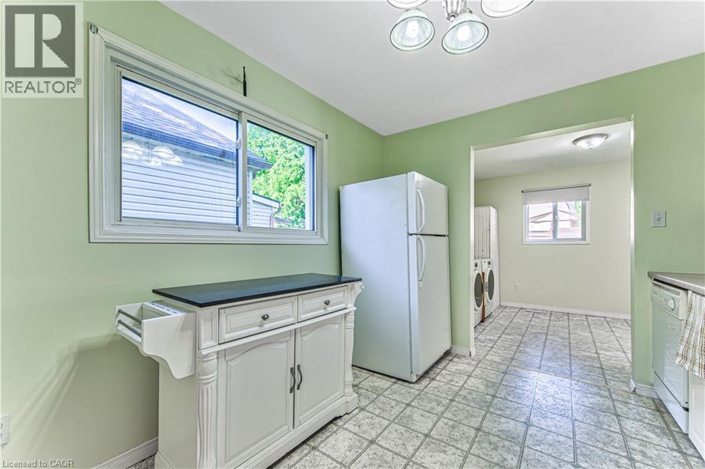 44 East 32Nd Street, Hamilton, ON