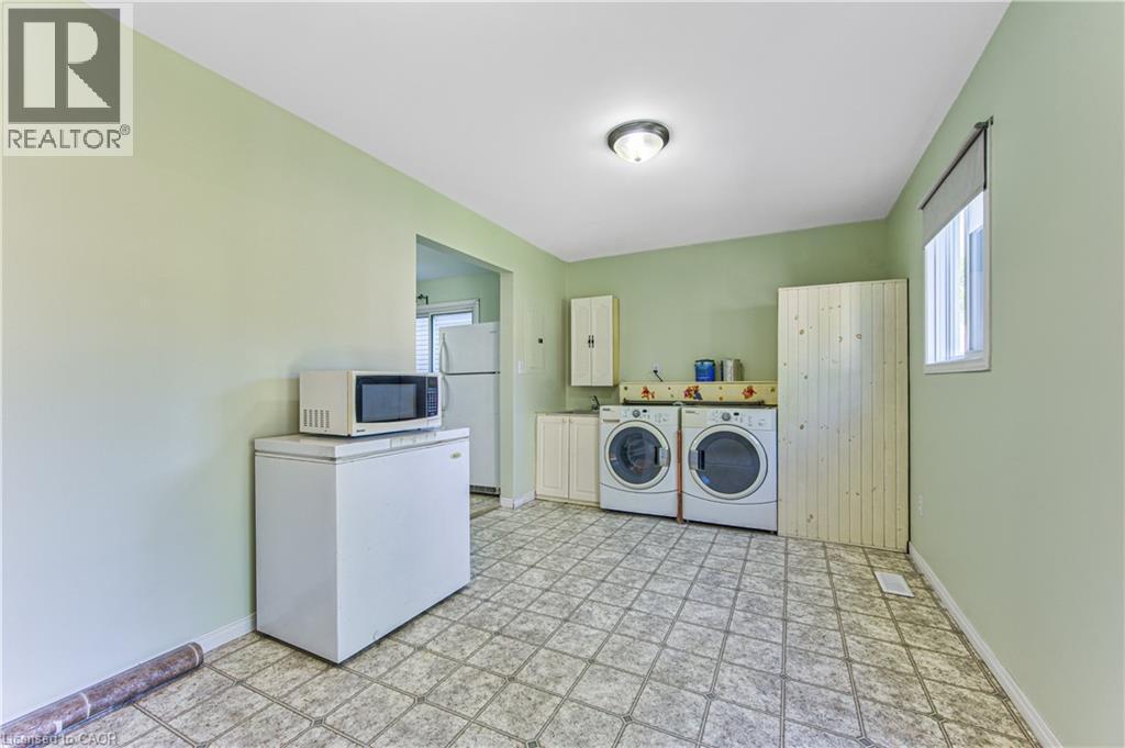 44 East 32Nd Street, Hamilton, ON