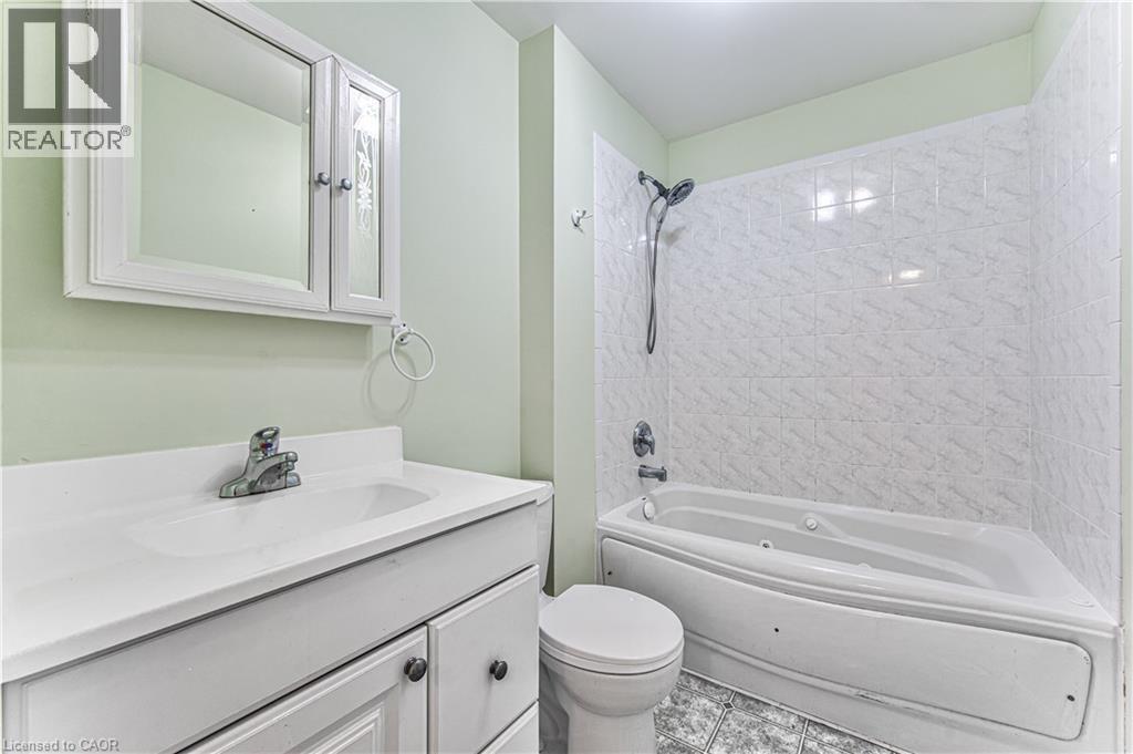 44 East 32Nd Street, Hamilton, ON