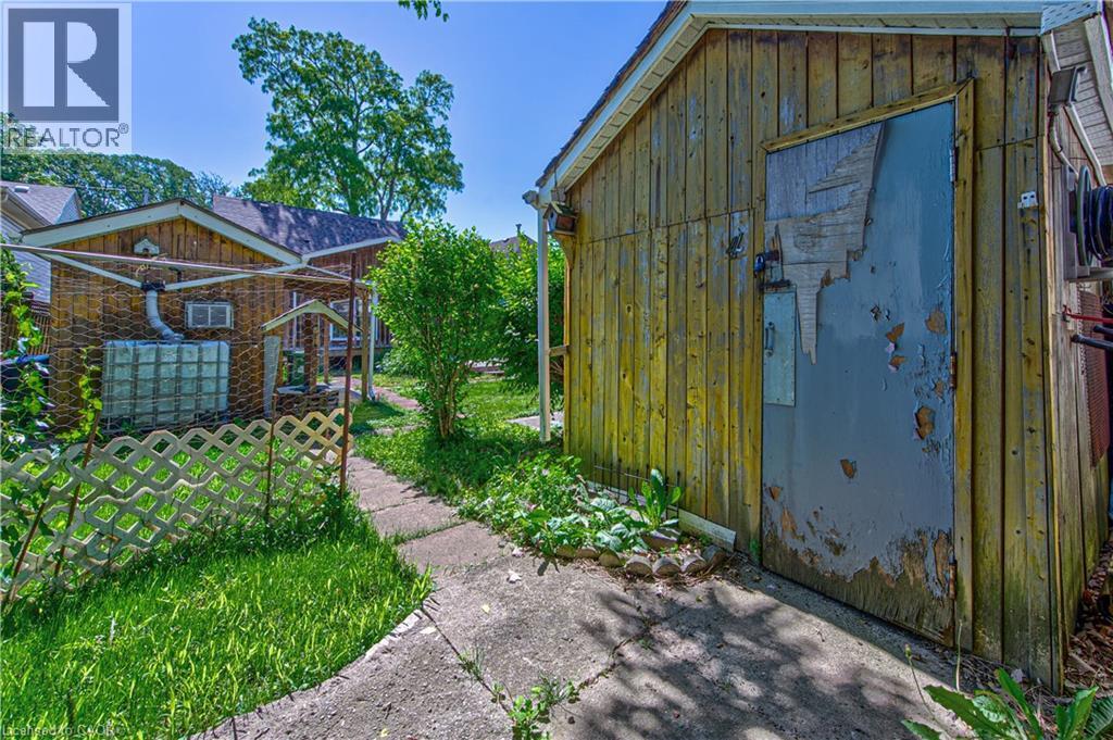 44 East 32Nd Street, Hamilton, ON