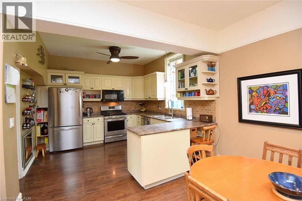 135 Alpine Avenue, Hamilton, ON - Indoor Photo Showing Other Room