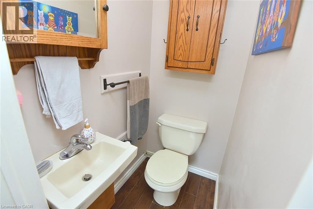 135 Alpine Avenue, Hamilton, ON - Indoor Photo Showing Bathroom