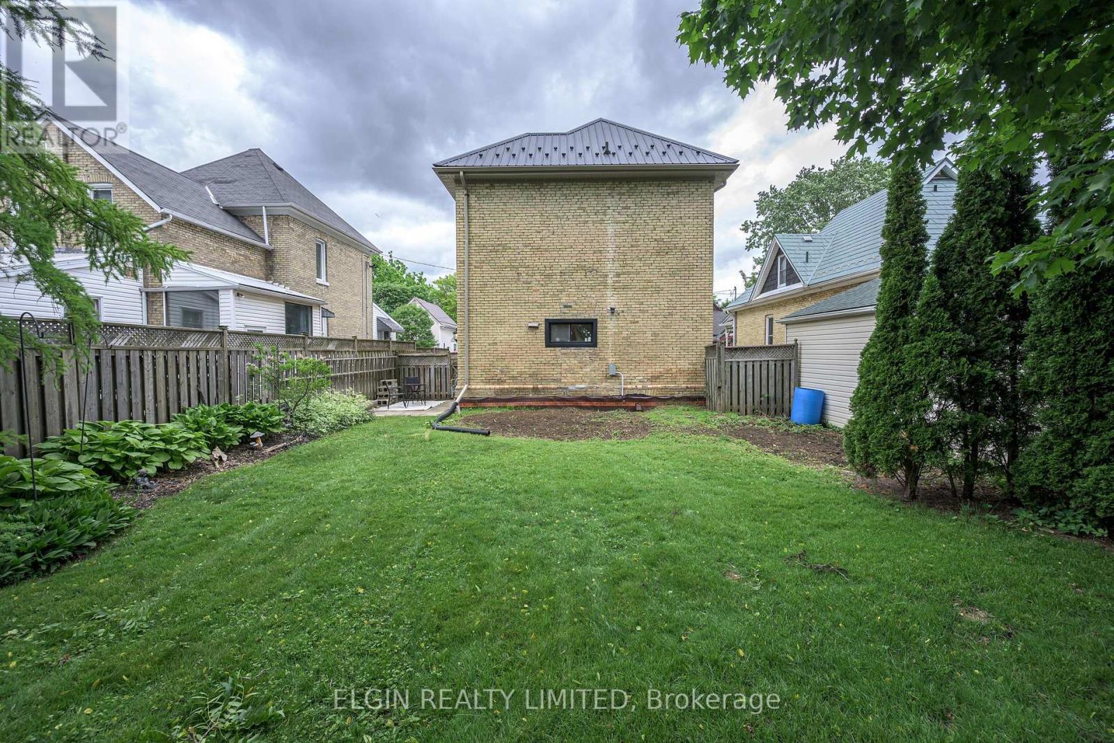 25 Locust Street, St. Thomas, ON - Outdoor