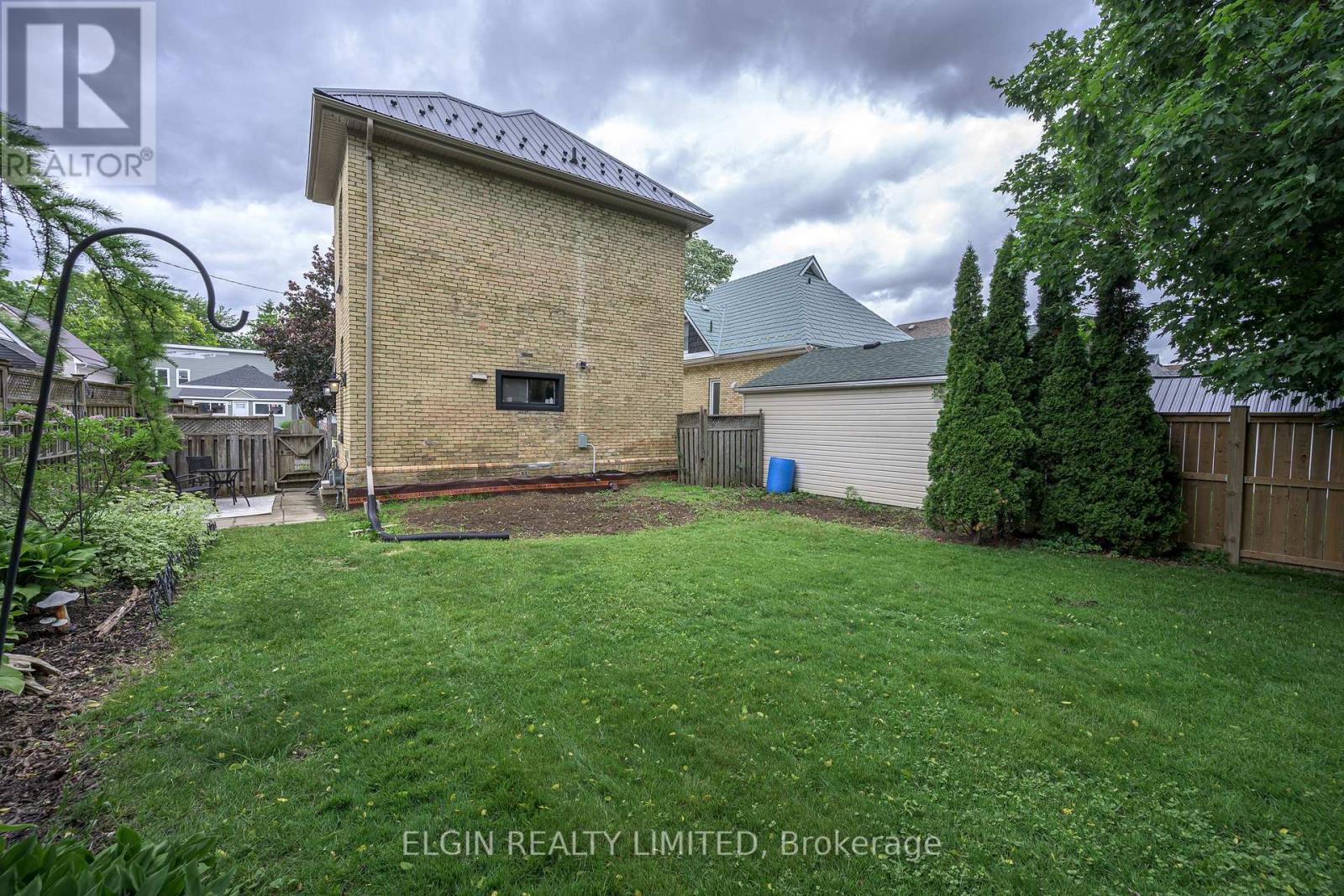 25 Locust Street, St. Thomas, ON - Outdoor