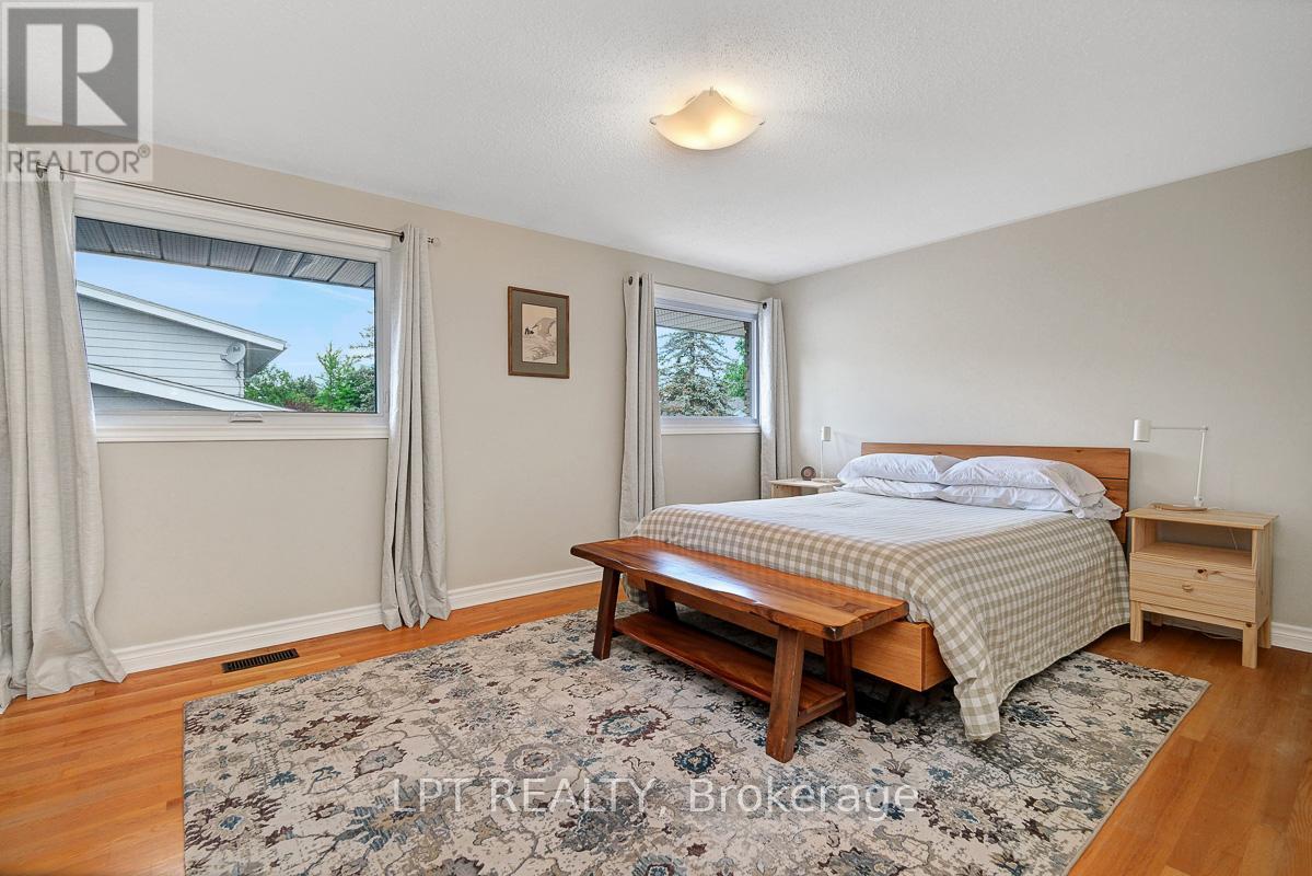 1772 Dunkirk Crescent, Ottawa, ON