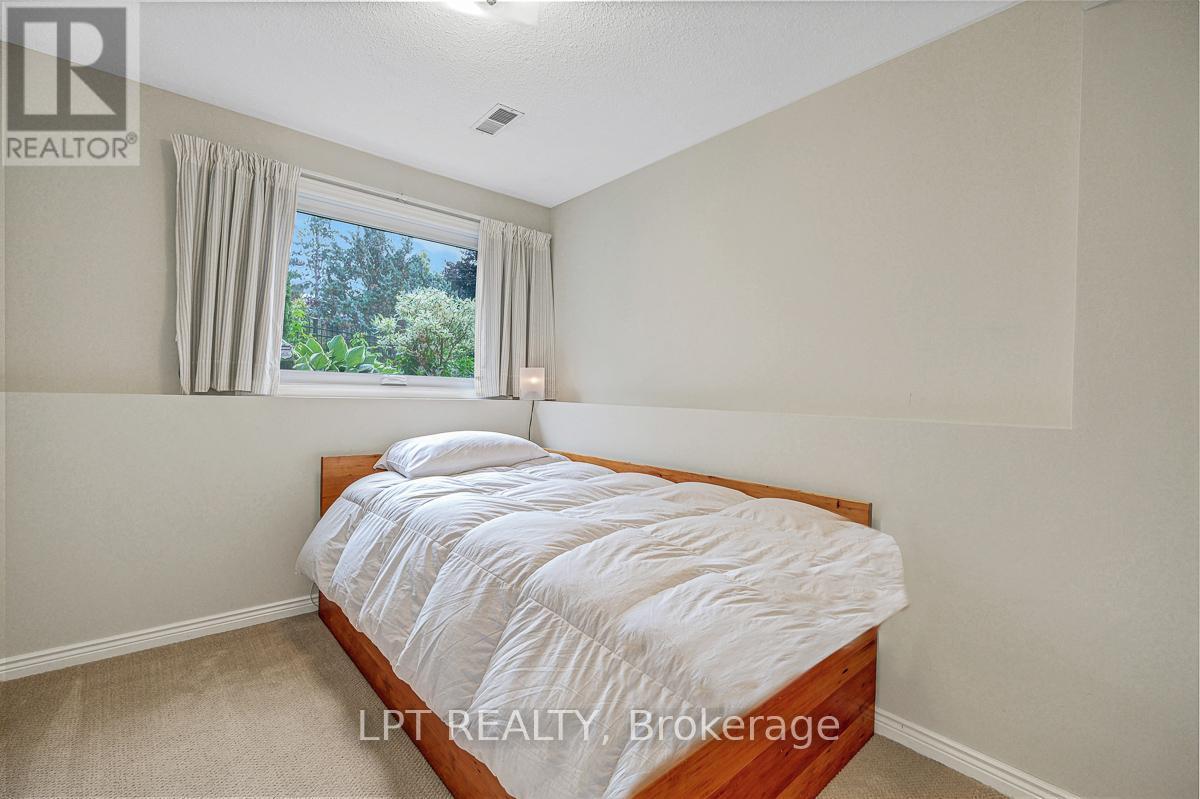 1772 Dunkirk Crescent, Ottawa, ON