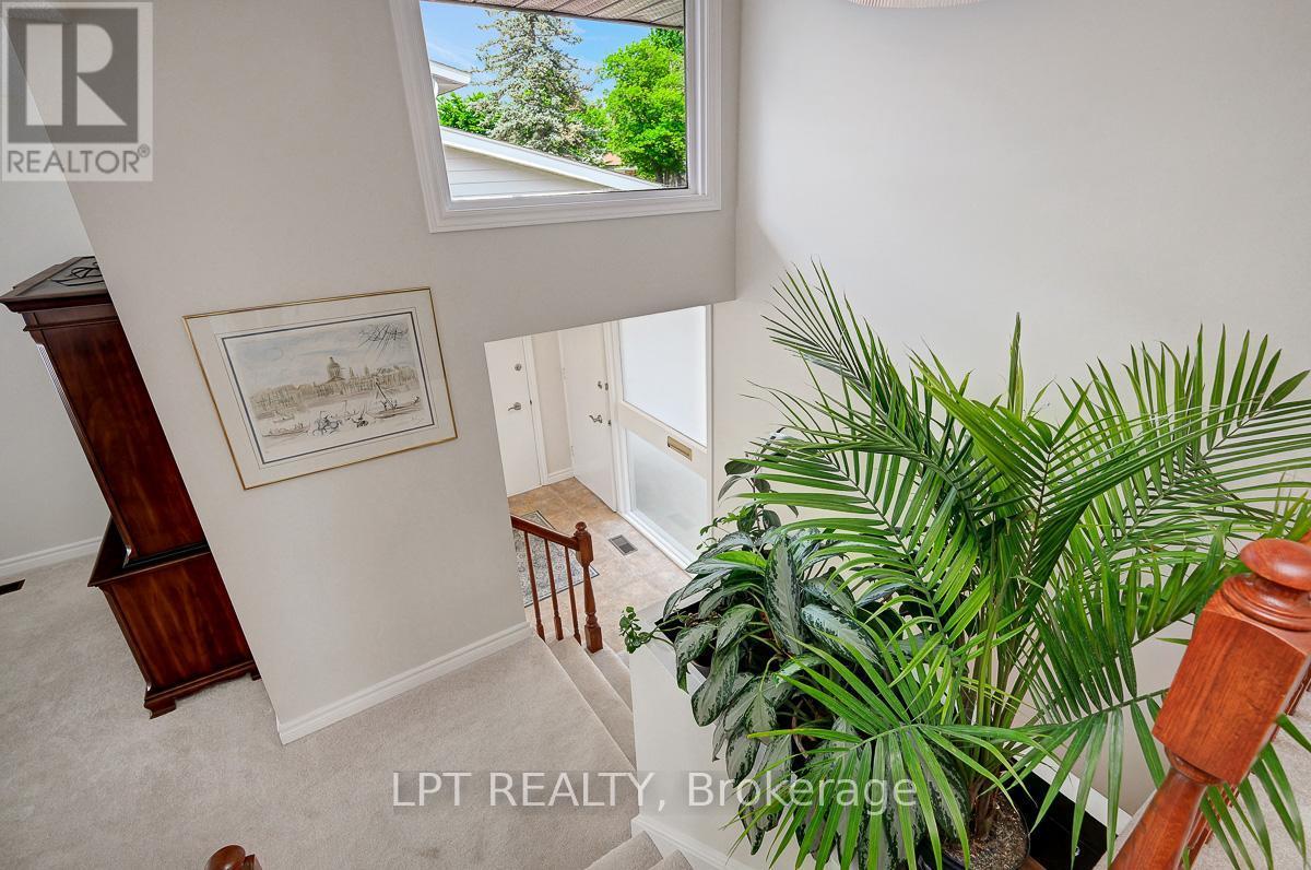 1772 Dunkirk Crescent, Ottawa, ON