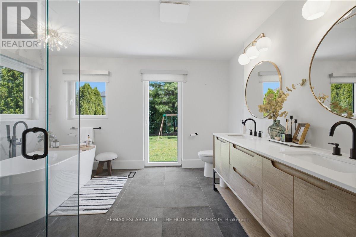 521 Falconridge Crescent, Kitchener, ON