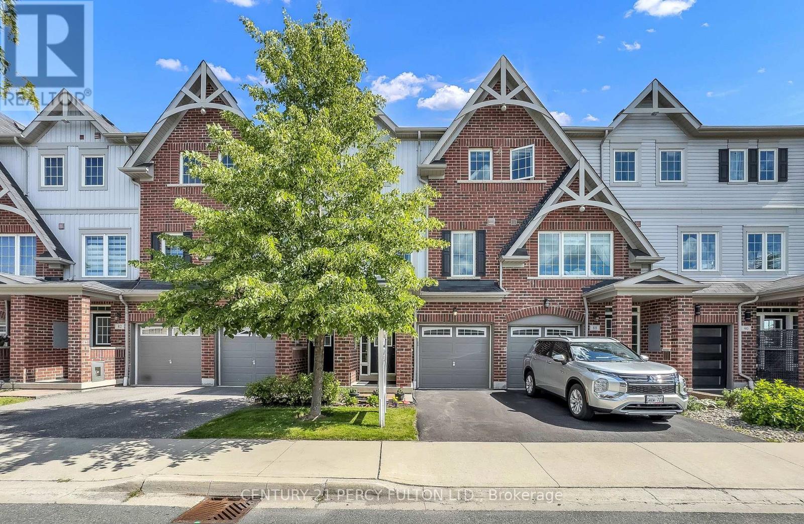 86 Magpie Way, Whitby, ON