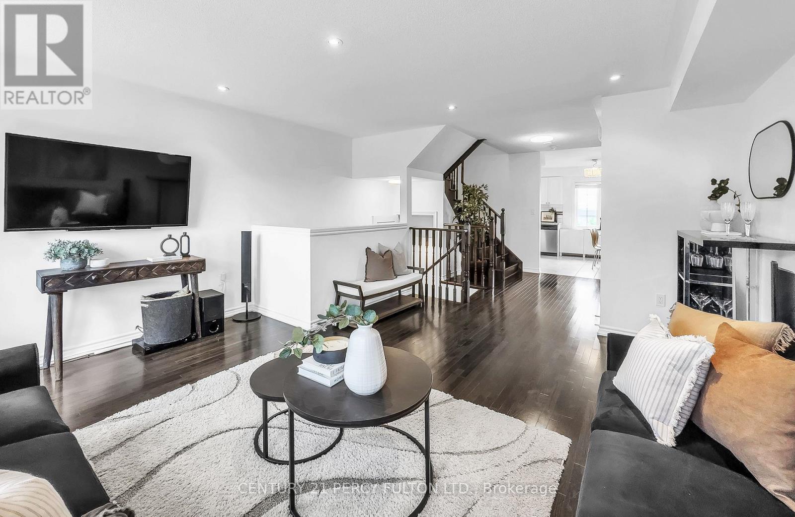 86 Magpie Way, Whitby, ON