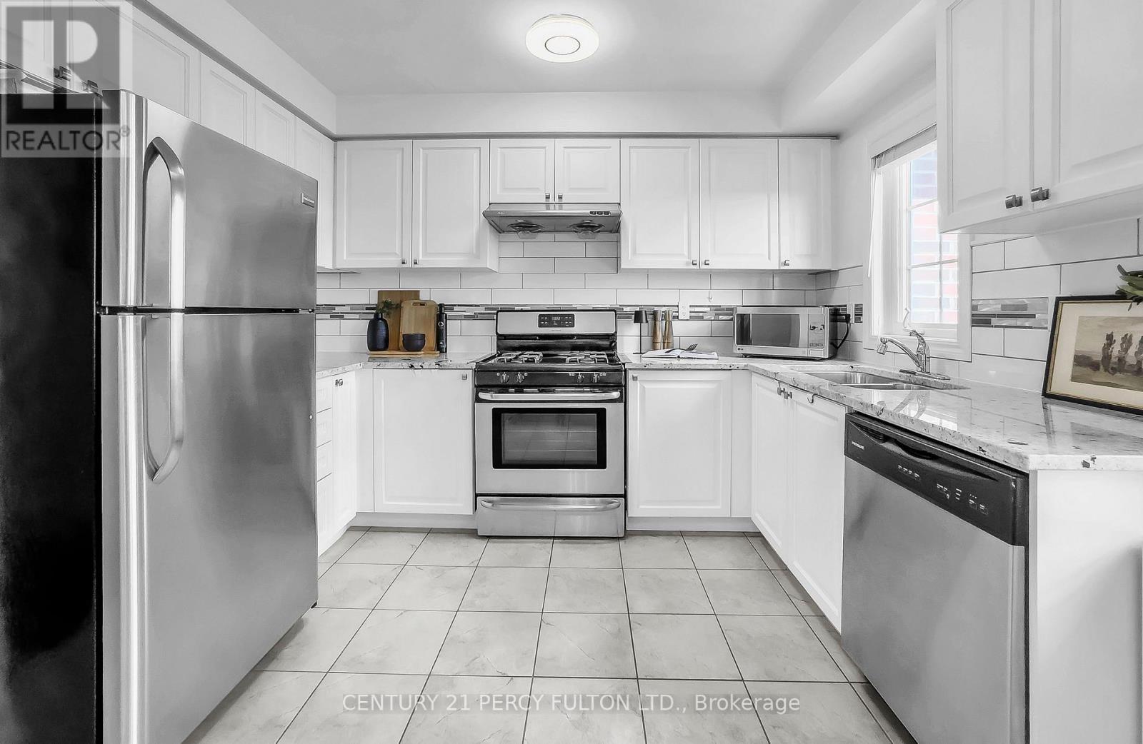 86 Magpie Way, Whitby, ON