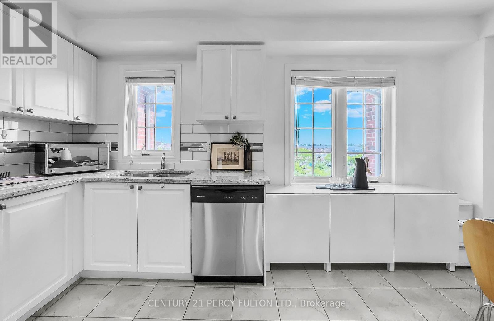 86 Magpie Way, Whitby, ON