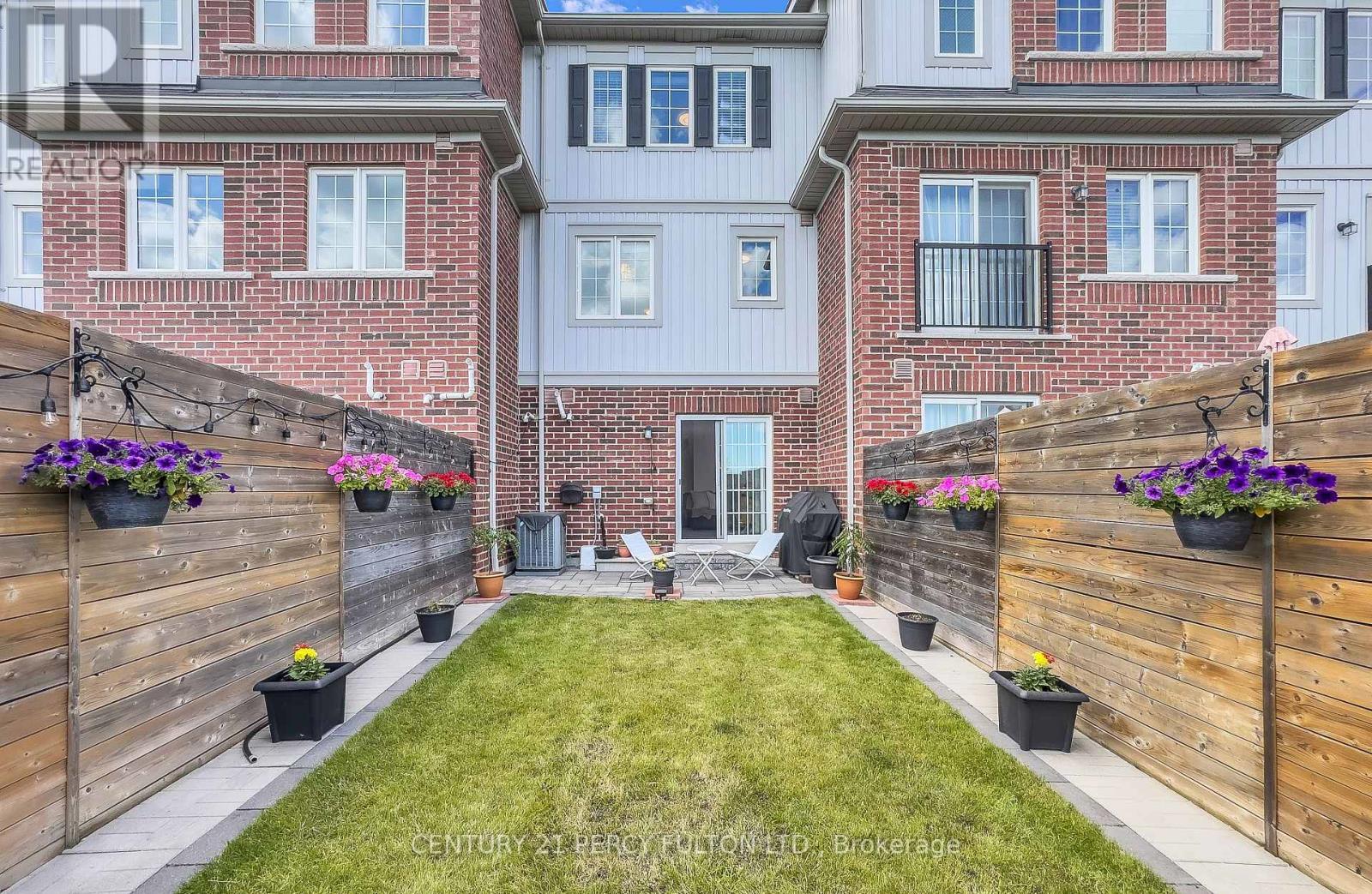 86 Magpie Way, Whitby, ON