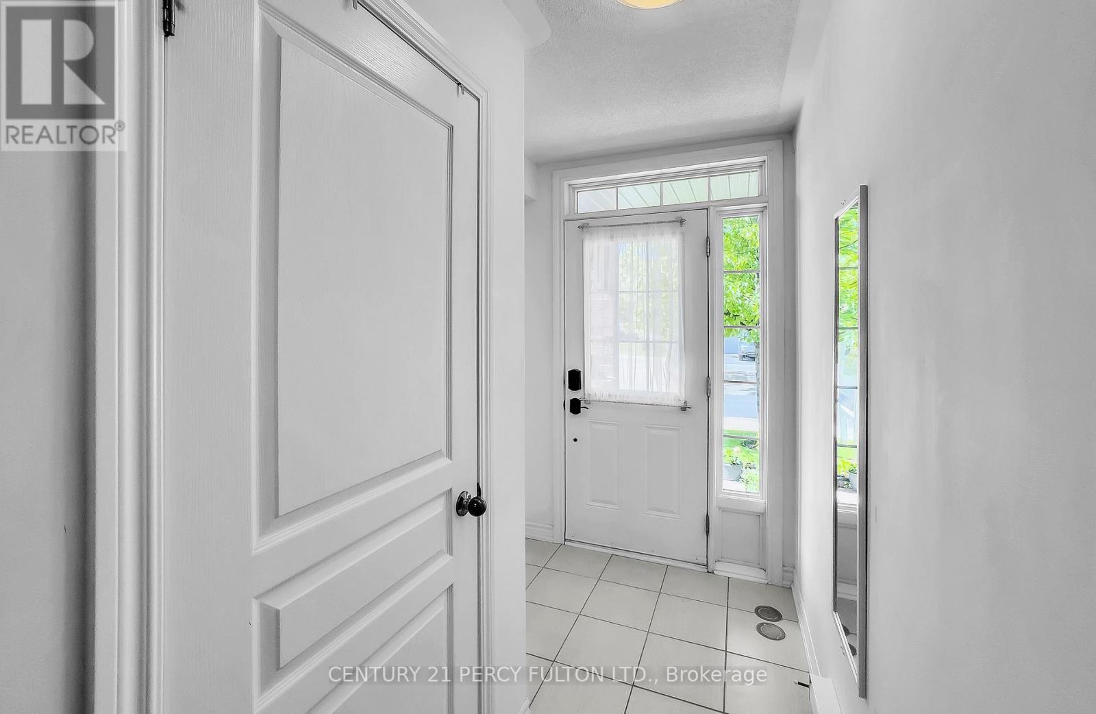 86 Magpie Way, Whitby, ON