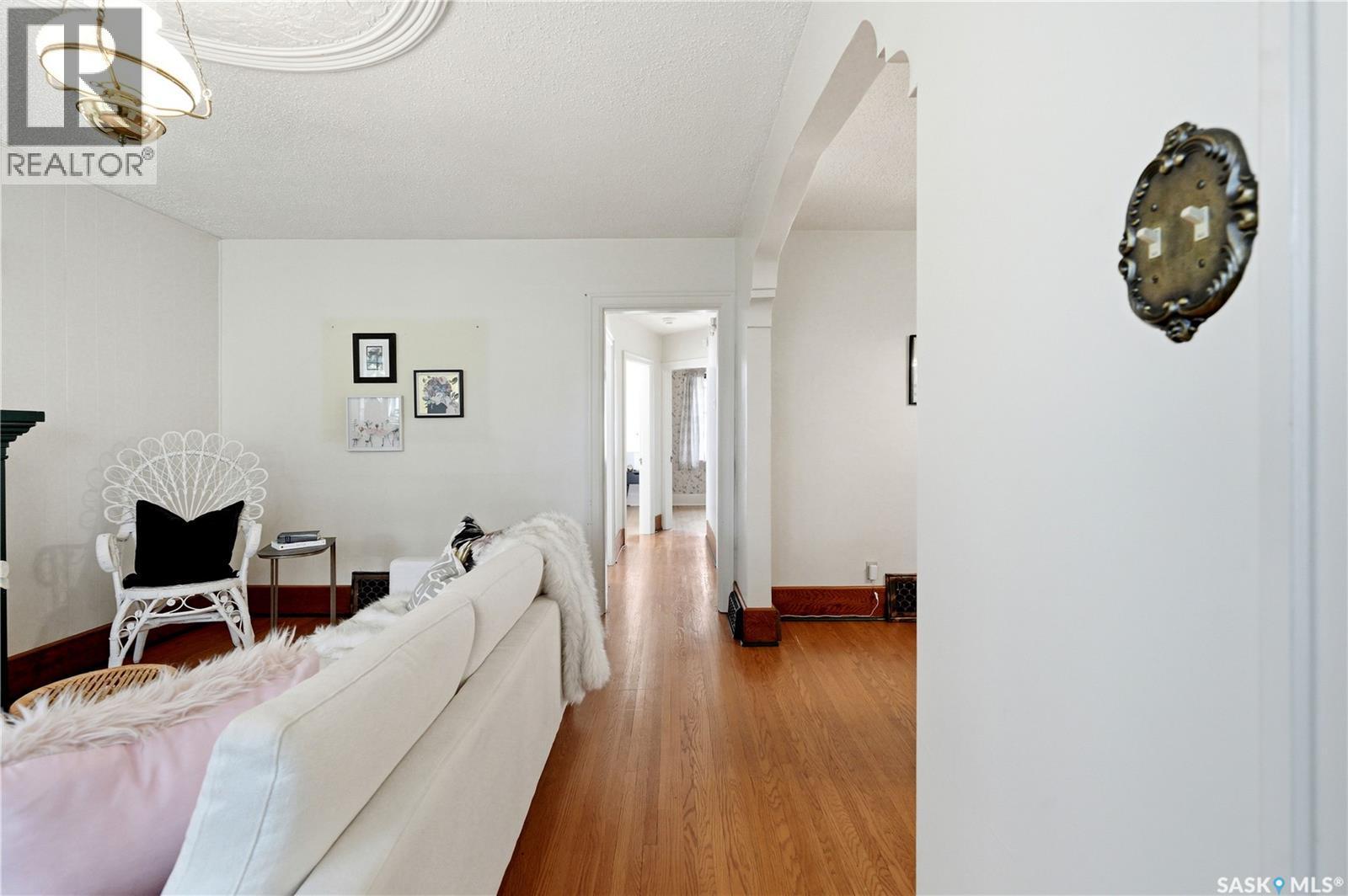 525 5Th Street E, Saskatoon, SK