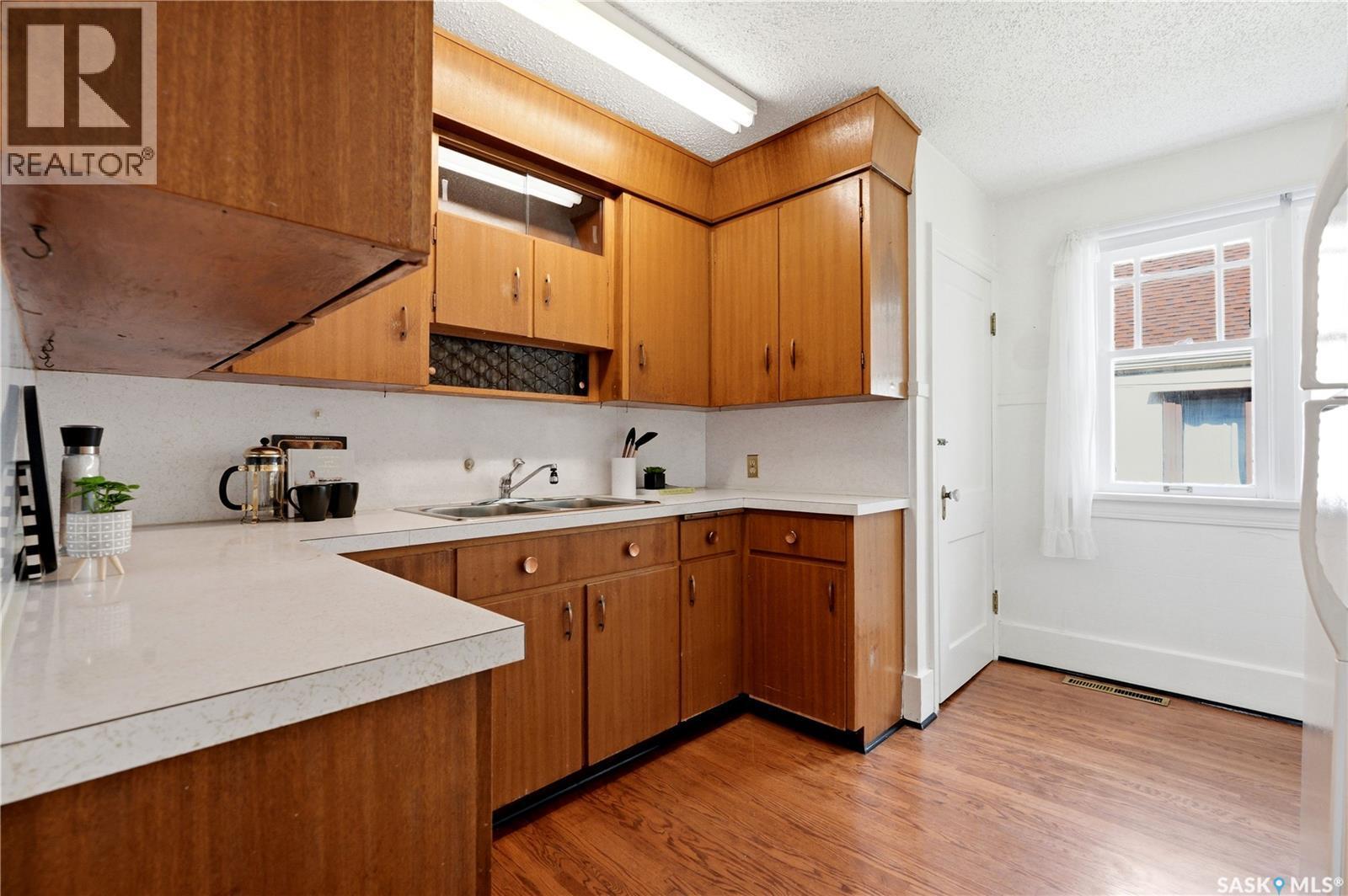 525 5Th Street E, Saskatoon, SK