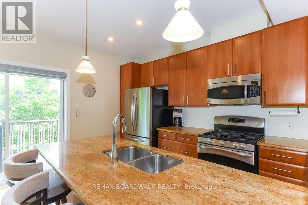 51 Drouin Avenue, Ottawa, ON - Indoor Photo Showing Kitchen With Double Sink