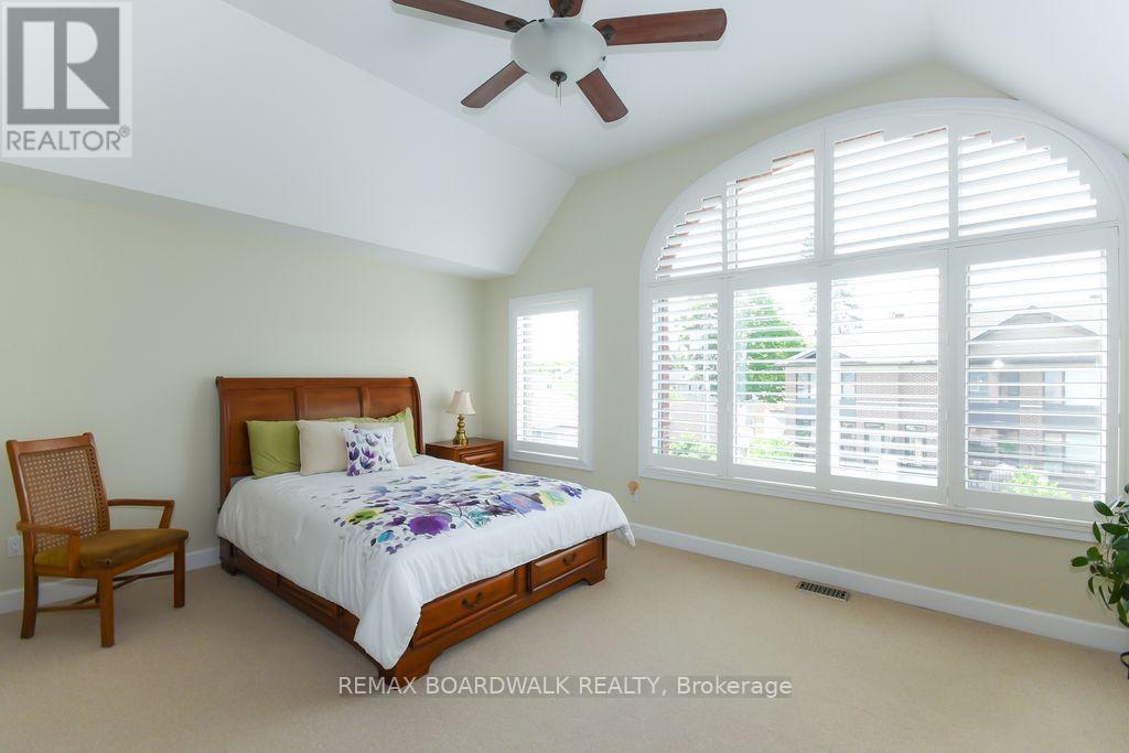 51 Drouin Avenue, Ottawa, ON - Indoor Photo Showing Bedroom