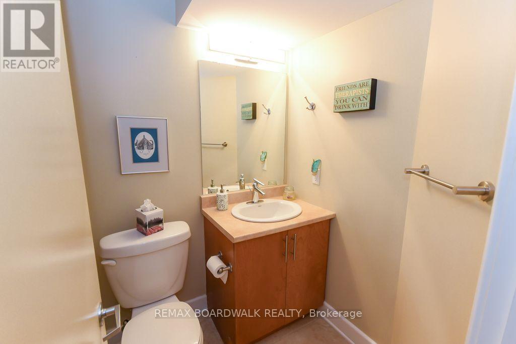 51 Drouin Avenue, Ottawa, ON - Indoor Photo Showing Bathroom