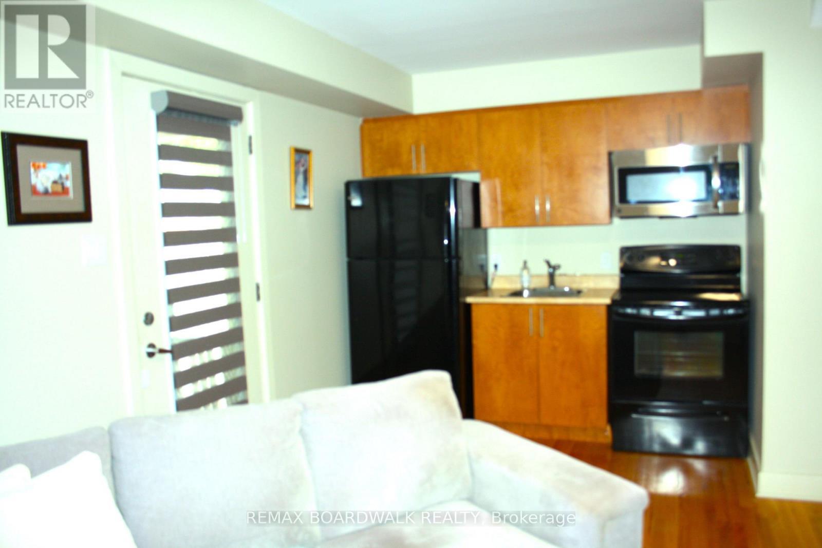 51 Drouin Avenue, Ottawa, ON - Indoor Photo Showing Kitchen
