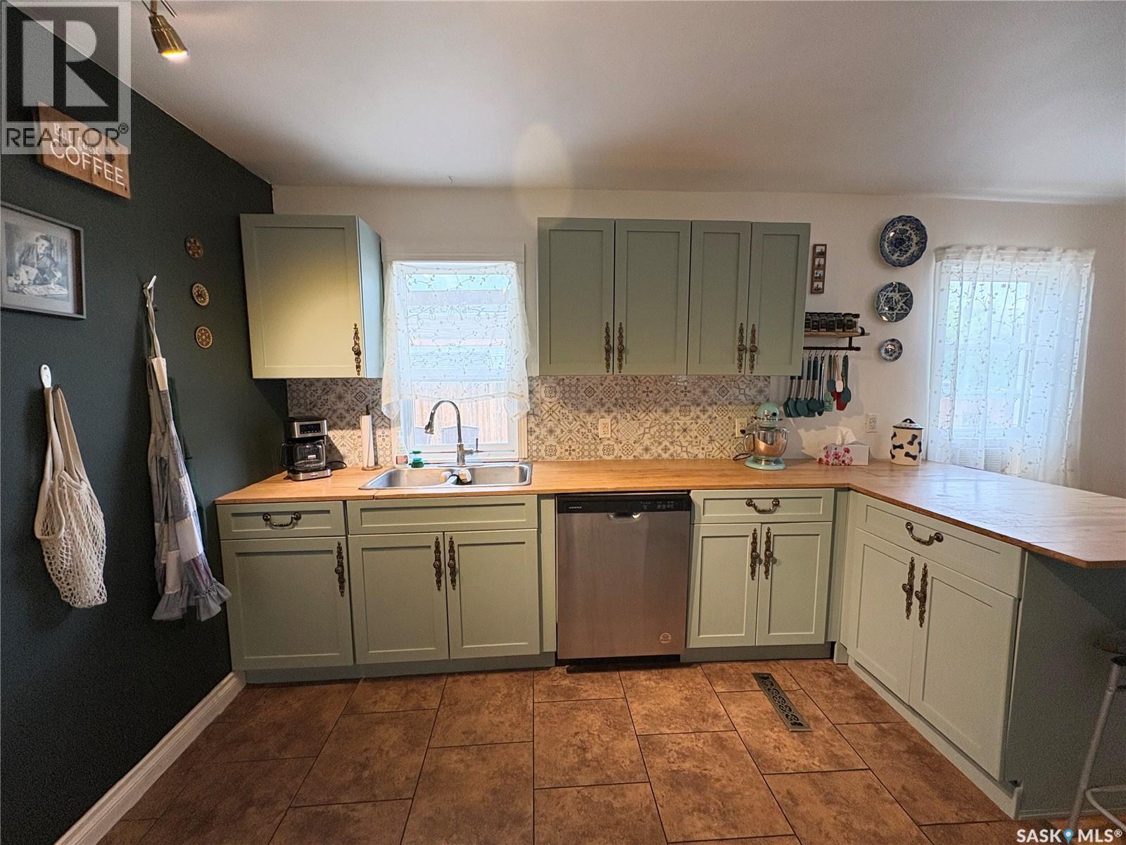 276 2Nd Avenue E, Unity, SK