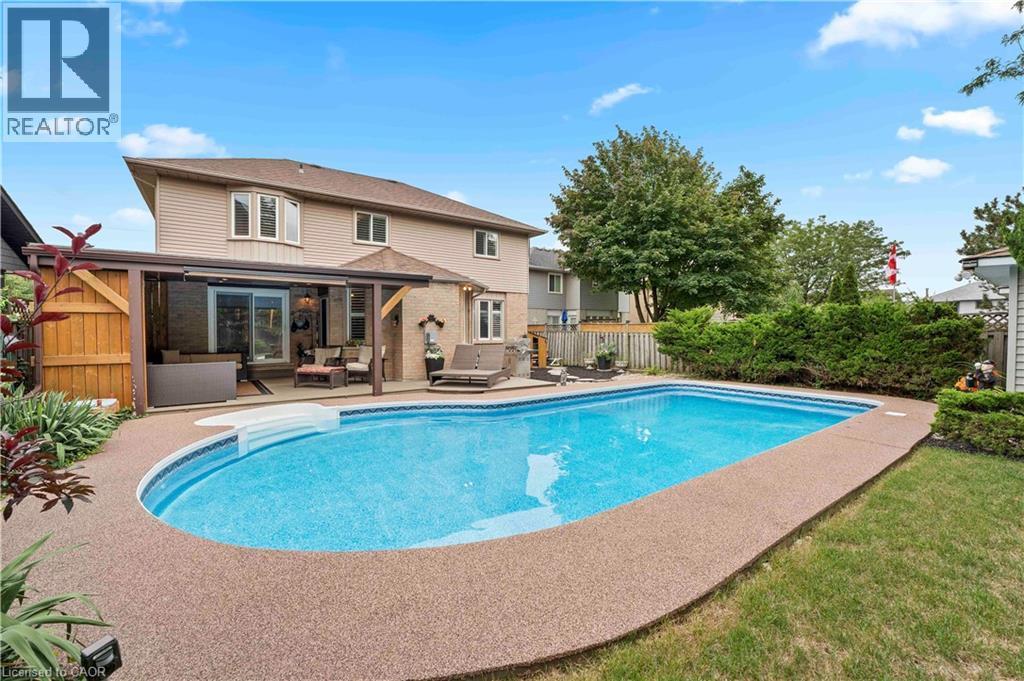 59 Randolf Court, Hamilton, ON - Outdoor With In Ground Pool With Deck Patio Veranda With Backyard