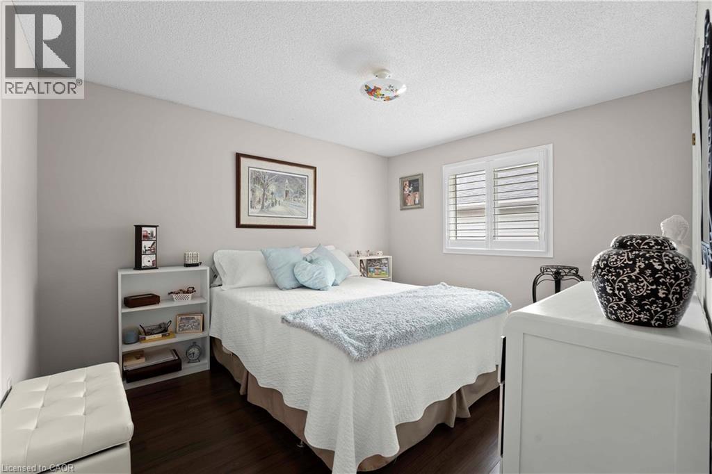 59 Randolf Court, Hamilton, ON - Indoor Photo Showing Bedroom