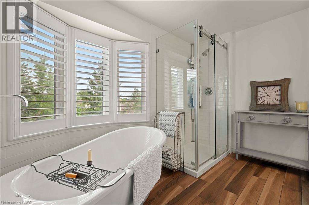 59 Randolf Court, Hamilton, ON - Indoor Photo Showing Bathroom