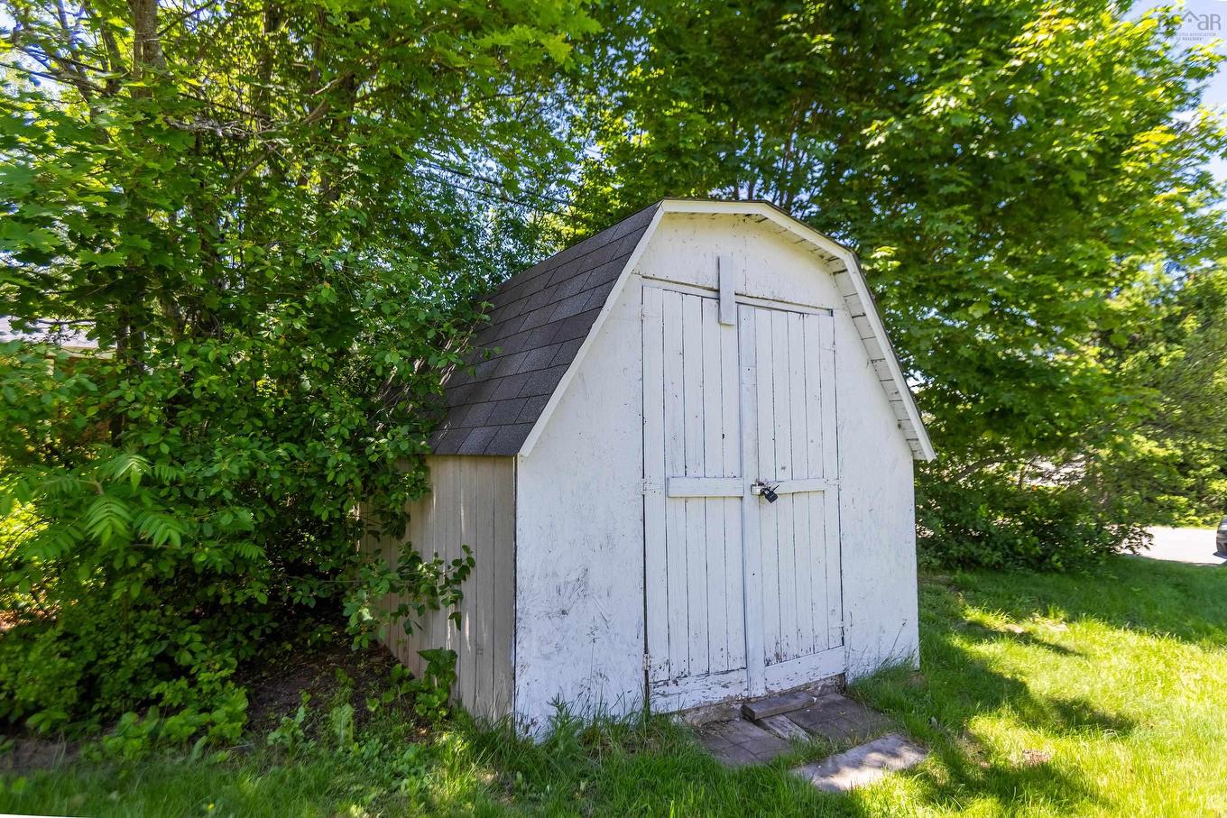 25 Liberty Lane, Amherst, NS