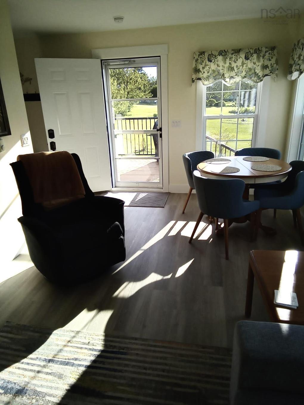 J 51 First Avenue, Tennecape, NS